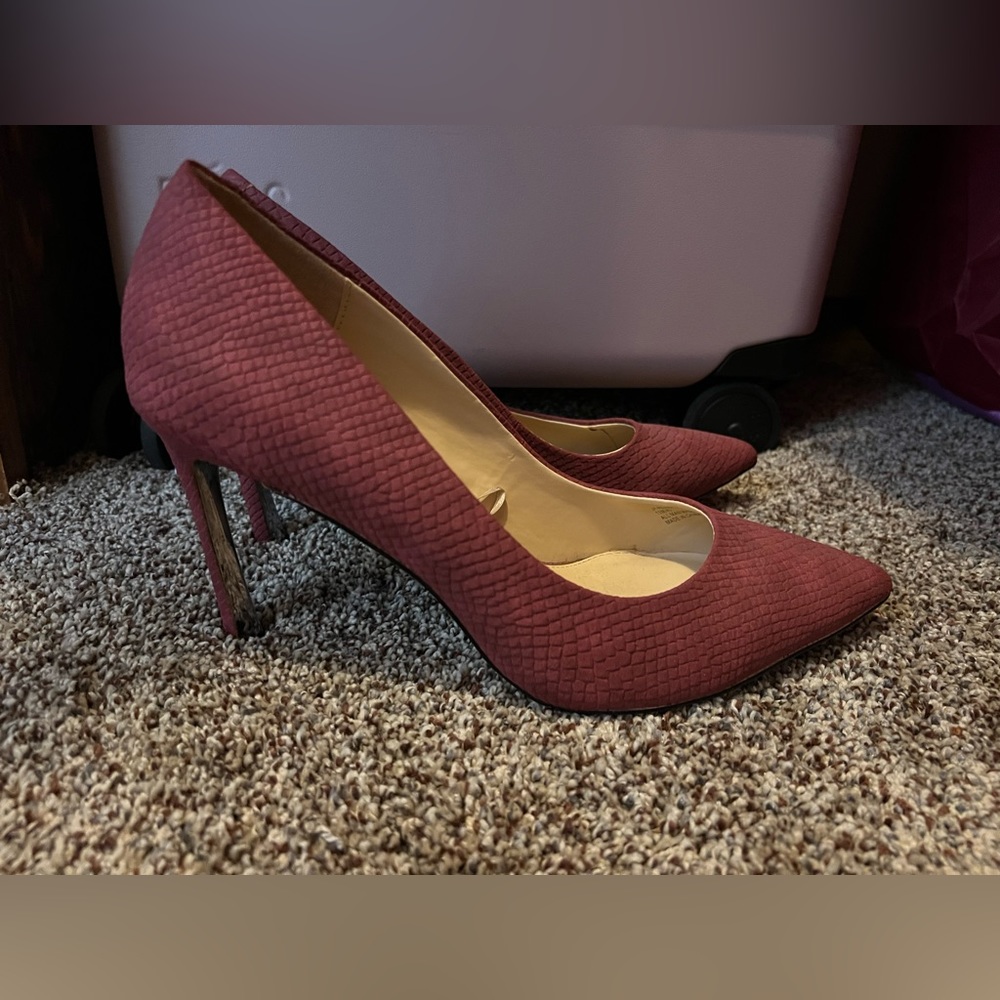Jessica Simpson SIZE 11 Heels burgundy!